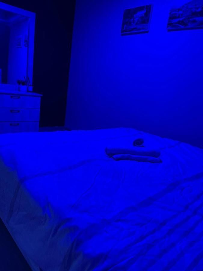 חדרי לייבל Label Rooms Blue & Red Тиверіада Екстер'єр фото